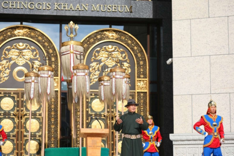 У.Хүрэлсүхийн соёлын амбиц “Чингис хаан“ музейгээс шинэ театр