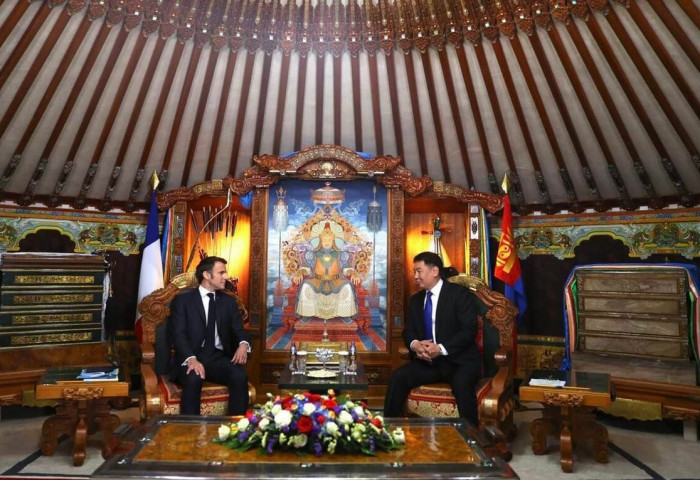 Монгол, Франц улсын ерөнхийлөгч нар албан ёсны уулзалт, хэлэлцээ хийлээ