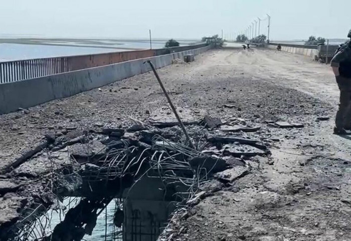 Крымийн хойгийг Оросын эх газартай холбодог гүүр Украины пуужингийн цохилтод өртжээ