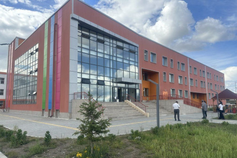 БХТ: Кембрижийн хөтөлбөртэй Монгол тэмүүлэл ахлах сургуулийн барилга ашиглалтад оржээ