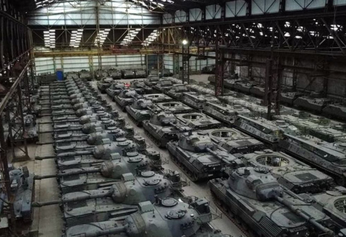 Европын нэг улс Украинд илгээх зорилгоор 49 танкийг хувийн компаниас худалдаж авчээ