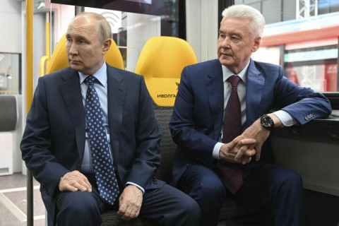 ОХУ-ын ерөнхийлөгч Москва-Санкт Петербургийн чиглэлд өндөр хурдны төмөр зам байгуулах цаг болсныг хэлэв