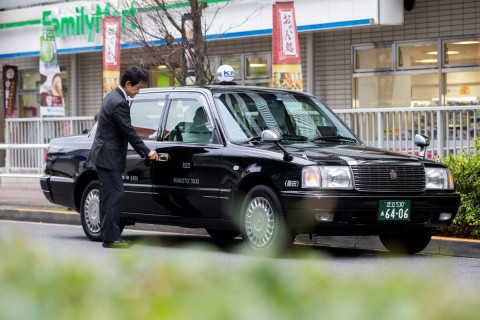 Япон улс гадаадаас такси, автобус, ачаа тээврийн жолооч авахаар судалж байгааг мэдээллээ