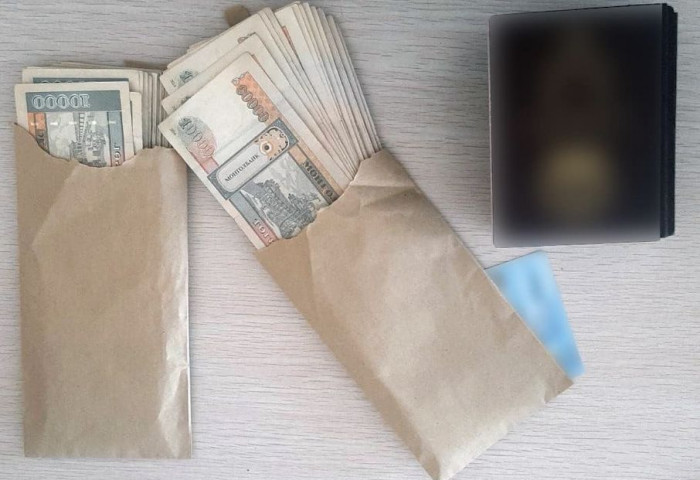 Визийн зөрчилтэй гадаадын иргэдийг ажиллуулж байсан компанийн захирал цагдаад хахууль өгөхийг завджээ