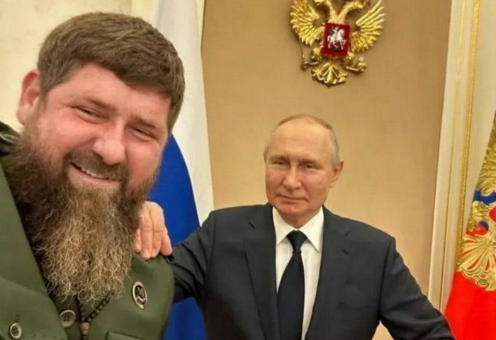 Кадыров ОХУ-ын ерөнхийлөгчийн сонгуулийг хойшлуулах, эсвэл ганц Путинтэй явуулахыг уриалав