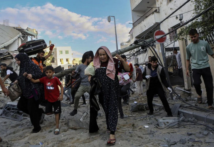 Газын зурвас дахь эмнэлгийг бөмбөгдсөний улмаас олон зуун хүн амиа алдлаа