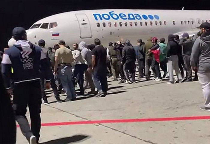 Оросын эрх баригчид Дагестаны нисэх буудалд болсон үймээн самуунд Украиныг буруутгалаа