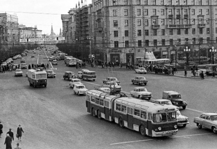 Москвад 90 жилийн өмнө троллейбусыг хэн, яаж явуулж эхэлсэн бэ?
