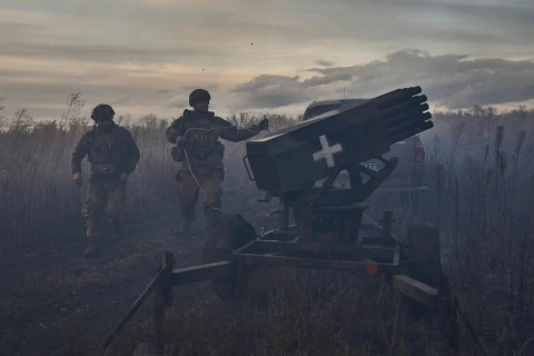 Сумны гачигдалд орсон Украины арми байлдааны ажиллагаагаа хязгаарлаж эхэлснийг мэдээллээ