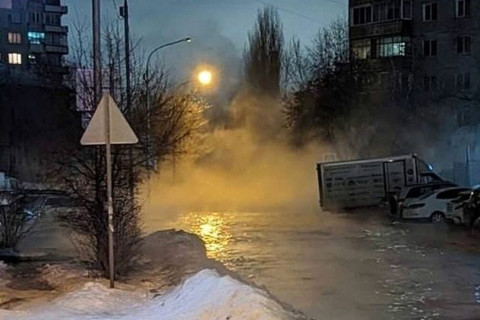 Новосибирск хотод дулааны шугам хагарснаас 100 гаруй орон сууц халаалтгүй болов