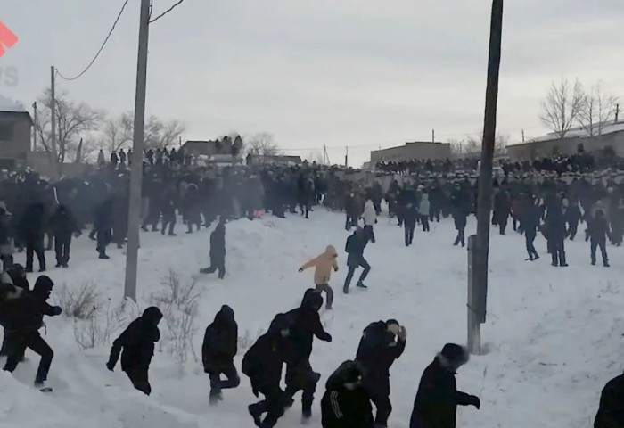 Цагдаа нар ОХУ-ын Башкортостанд гарсан эсэргүүцлийн жагсаалыг хүчээр тараалаа