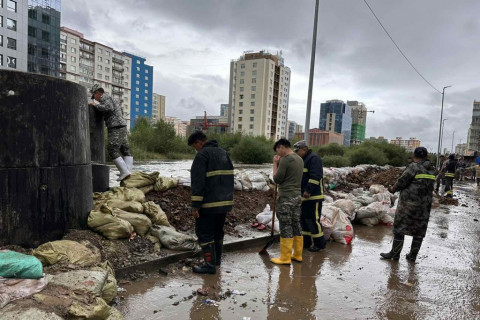 Өнгөрсөн зун үерт өртсөн айлууд наймдугаар сард байрандаа оржээ