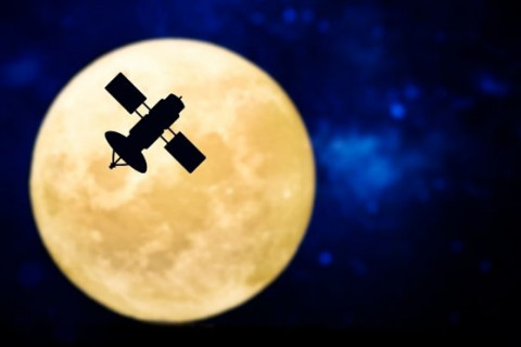 Япон улс дэлхийн анхны модон хиймэл дагуул хөөргөнө