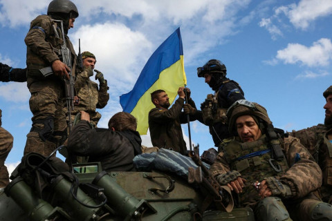 $300 саяын зэр зэвсэг Украинд илгээх шийдвэрийг Цагаан ордон гаргалаа