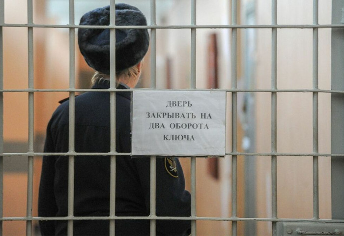 Хоригдлуудаа Украины дайнд явуулж хоосорсны улмаас Оросын зарим шоронгууд хаагдах гэж байна