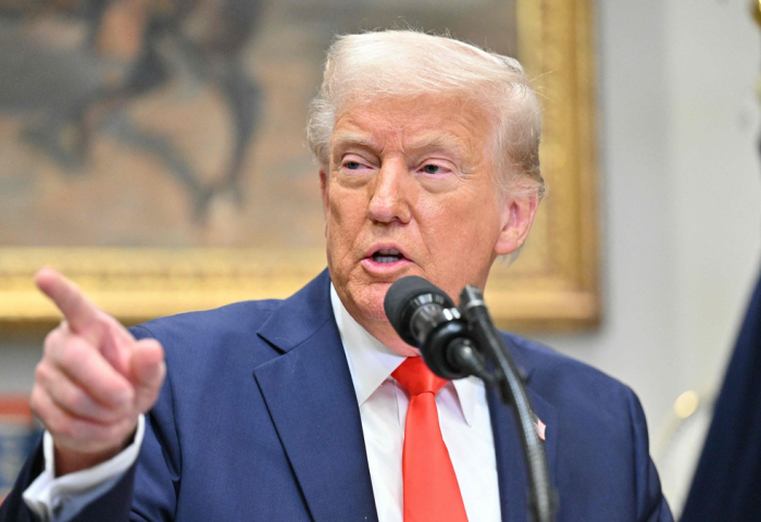Трамп Крымыг Оросынх гэдгийг хүлээн зөвшөөрөхийг татгалзсан Зеленскийд “Чи бүхэл бүтэн улсаа алдах болно“ гэжээ