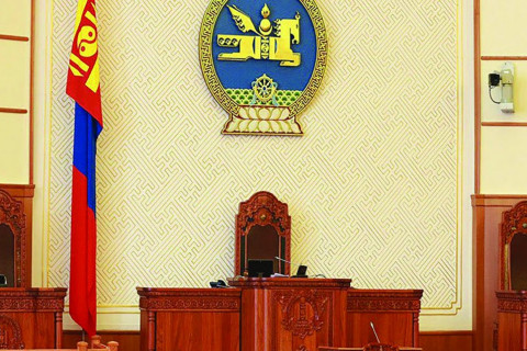 Ерөнхийлөгчид дэвших таван мандатыг 22 горилогчийн хэн хэн нь авах вэ?