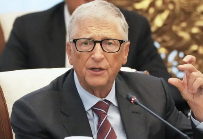 Билл Гейтс хөрөнгөнийхөө ихэнхийг буяны үйлст хандивлана