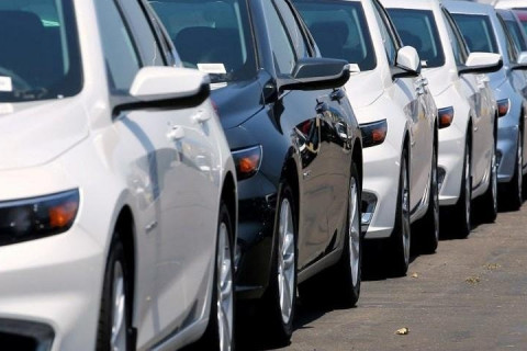 Дунджаас дээш давхаргынхан л Улаанбаатарт машин унах нь
