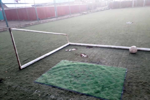 79-р сургуулийн хөлбөмбөгийн талбайн хаалга унаж нэг хүүхэд амиа алджээ