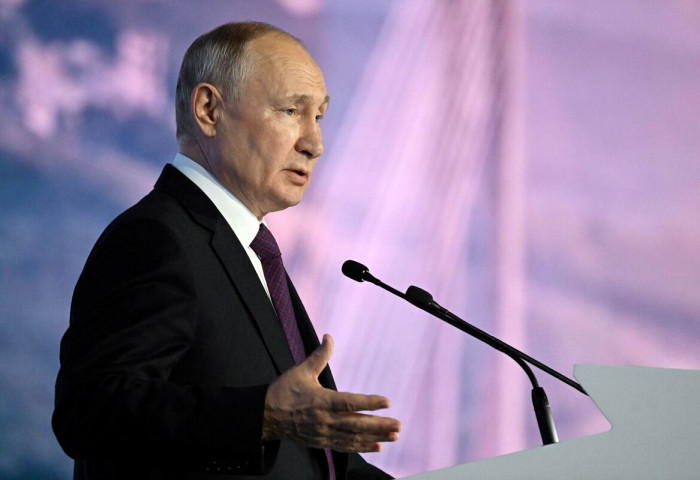 Путин барууны үйлчилгээг “боомилох“ хэрэгтэй гэв
