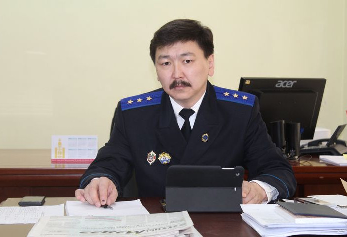 Прокурор асан Э.Амарбат нарыг шүүнэ