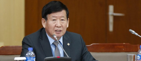 Д.Лүндээжанцан: Монголчуудыг монгол хүн өөрөө аварна гэх энэ философи Жанлавцогзол номын гол агуулга