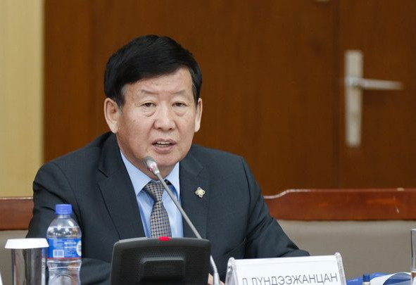 Д.Лүндээжанцан: Монголчуудыг монгол хүн өөрөө аварна гэх энэ философи Жанлавцогзол номын гол агуулга