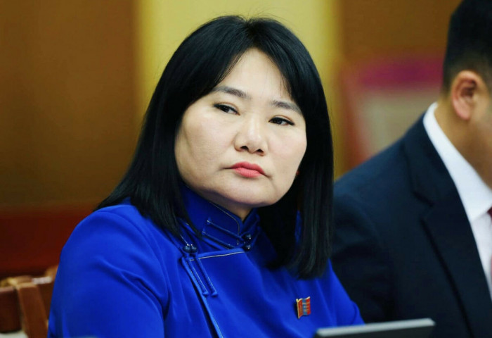 Ц.Мөнхтуяа: Төсвийн үрэлгэн зардлуудаа танаад, данхар бүтцээ эмхэлбэл багш нарын цалинг нэмэх хангалттай мөнгө гарна