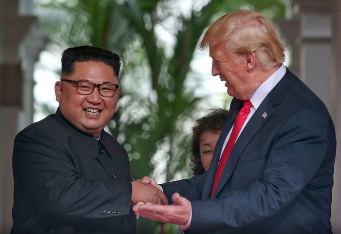 Трамп Кимтэй хэлэлцээ хийхээр зорьж байна