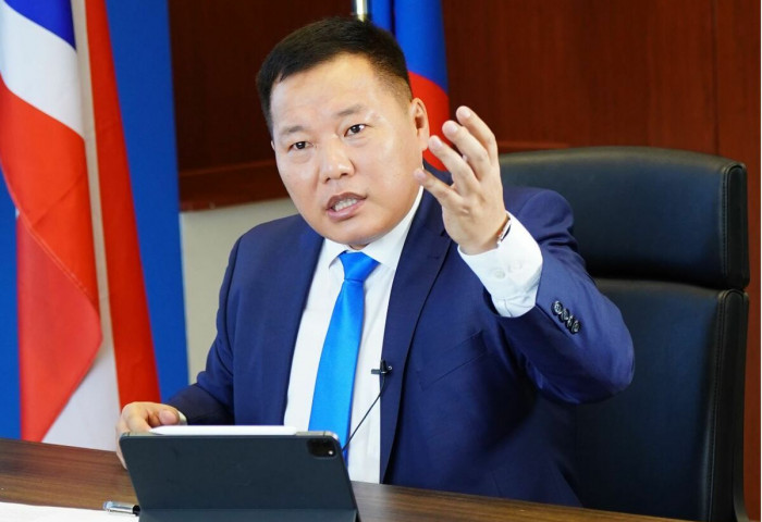 АН нэгдмэл байгаад бухимдсан нүүрсний хулгайч нар О.Цогтгэрэл рүү дайрч эхэлжээ
