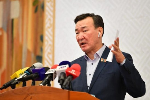 С.Ганбаатар: Монгол дэлхийн хамгийн өгөөмөр дээрэмдүүлдэг ард түмэн болчихоод байна