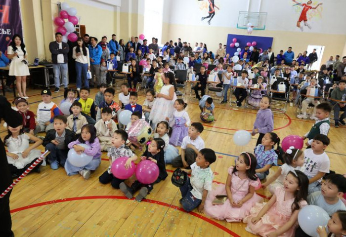 “УБДС“ ТӨХК НИЙТ АЖИЛТНУУДЫНХАА ХҮҮХДҮҮДИЙН ЭХ ҮРСИЙН БАЯРЫГ ТЭМДЭГЛЭЖ ГАРЫН БЭЛГИЙГ НЬ ГАРДУУЛАН ӨГЛӨӨ.