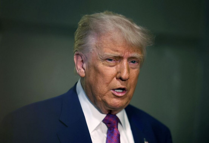 Трамп Гренландыг авах бодлоосоо ухрахгүй гэв