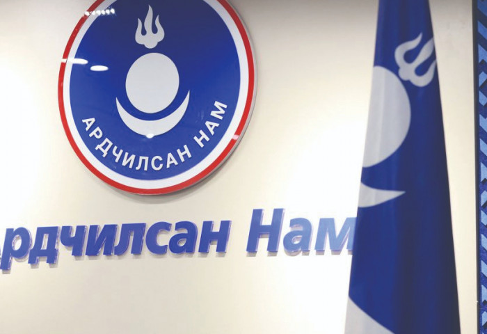 АН-ын түүхэнд ийм “аядуу зөөлөн” дарга байсан уу?
