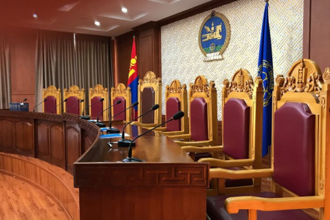 Сонгуулийн хууль Үндсэн хууль зөрчсөн эсэх асуудлаар маргаан үүсгэжээ