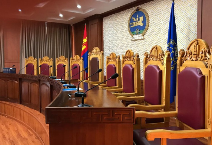 Сонгуулийн хууль Үндсэн хууль зөрчсөн эсэх асуудлаар маргаан үүсгэжээ
