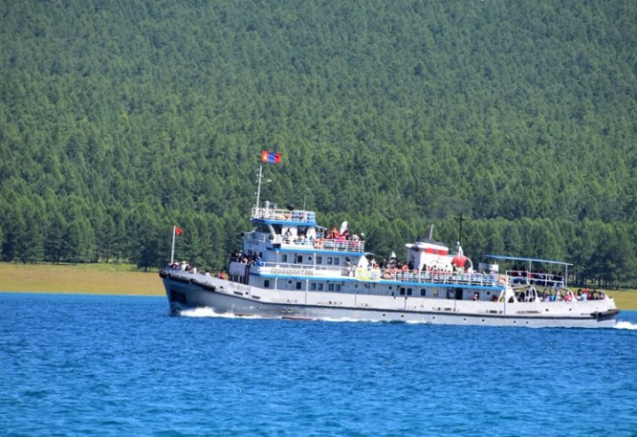 Ерөнхийлөгчийн зарлигаар Хөвсгөл нуурыг төрийн тахилгатай болголоо