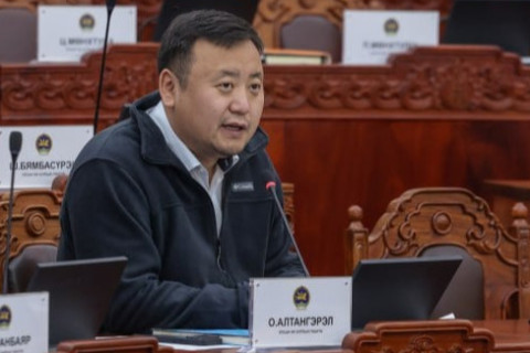 О.Алтангэрэл: Ерөнхийлөгчийн сонгуульд өрсөлдөхөө мэдэгдсэн Н.Алтанхуяг гишүүнийг шүүх захиалгаар залхааж эхэллээ