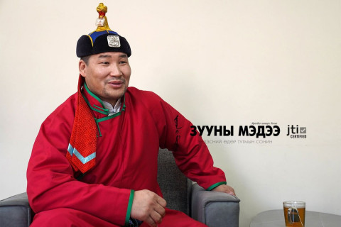 Э.Буянтогтох: Аав минь сайхан хүү төрүүлжээ гээд тэнгэрээс хараад баярласан байх