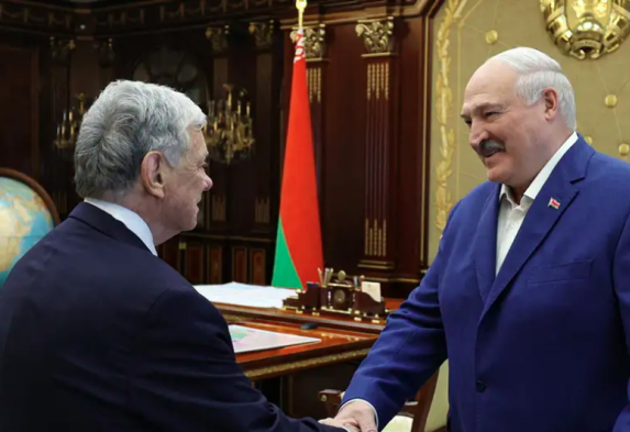 А.Лукашенко 250 хоригдлыг суллажээ