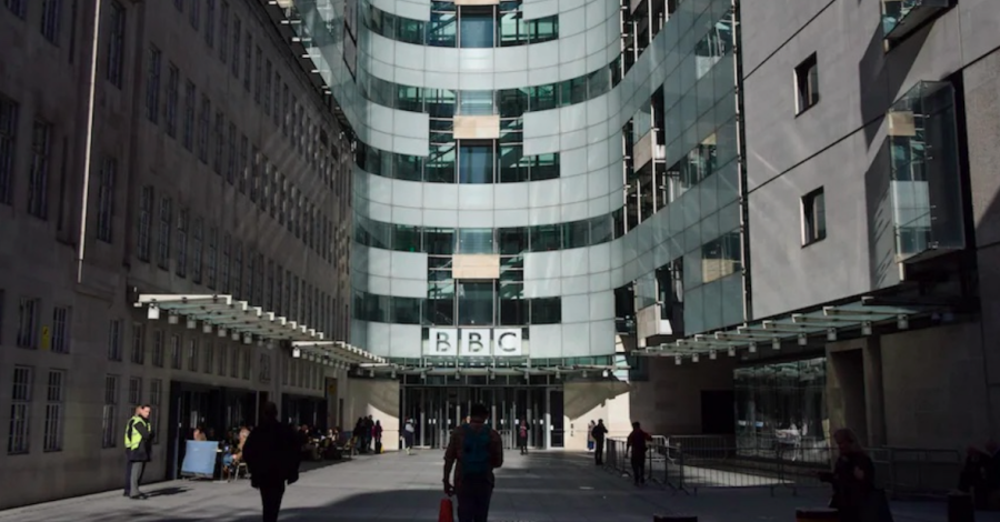 ВВС хоёр мянган ажилтнаа цомхотгоно