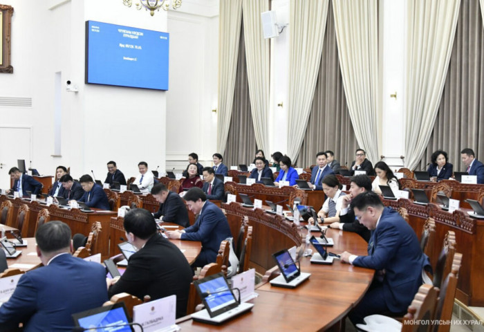 Парламентын хэлэлцэн шийдсэн онцлох асуудлууд