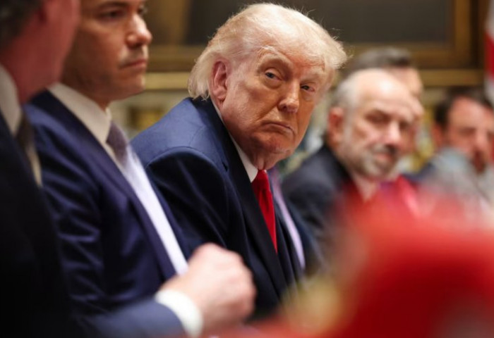 Трампын шаардлагаас болж, Ормузын хоолойг нээх хэлэлцээ удаашрав