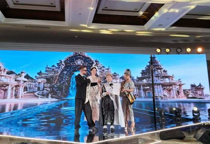Монголын баг “Little Miss & Mister Universe 2026”-д амжилттай оролцож, Зоригтхүүгийн Чингүүн “Super Grand Prix” шагнал хүртэж ялагчийн титмээ зүүж чадлаа