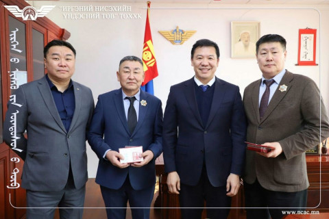 “ИНҮТ” ТӨХХК-ИЙН 2 АЖИЛТАН “АЛТАН ГАДАС” ОДОНГООР ЭНГЭРЭЭ МЯЛААЛАА