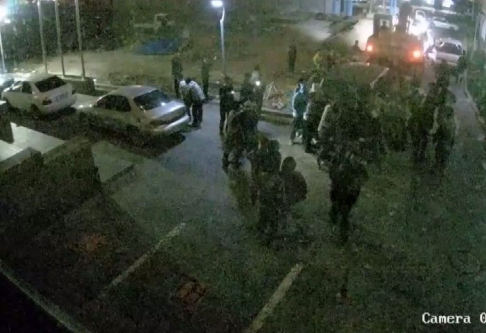 Худалдаа Хөгжлийн Банкны шөнийн цагаар хийсэн, хууль бус ажиллагаанд 70 орчим залуус, бөхчүүд оролцжээ