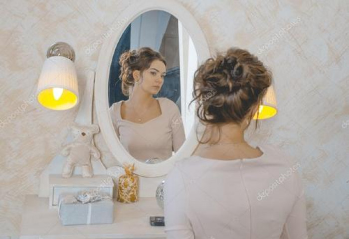Бүсгүйчүүдэд: Толинд хар даа, ямар харагдаж байна