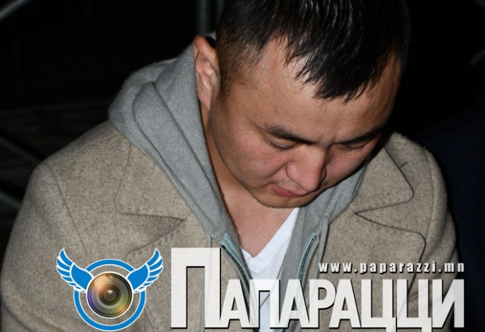 Дуучин С.Зоригт утсаа маажаад сөхөөгүй ч ДУНД ХУРУУГ мартсангүй