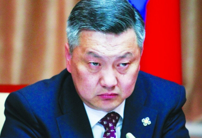 Тамгын газрын даргаа огцруулаач, Ерөнхийлөгч өө!